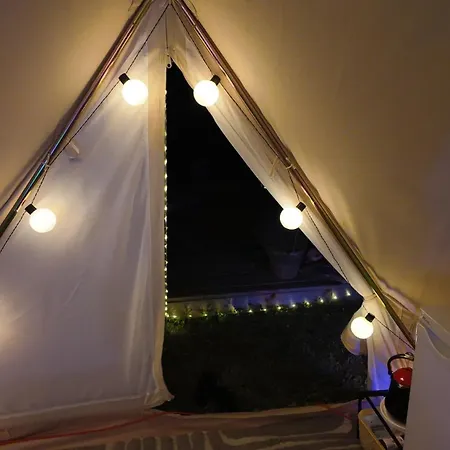 Bushcraft Glamping Mon With Stunning Sunrise View Campismo de Luxo