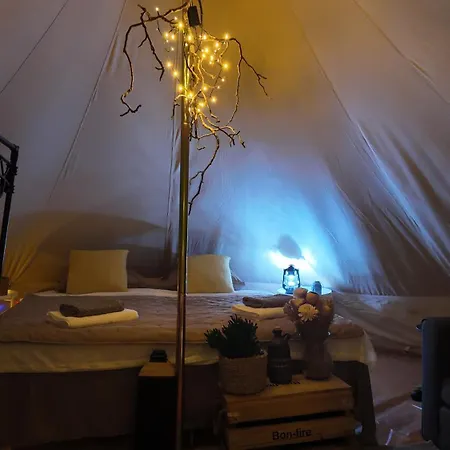 Bushcraft Glamping Mon With Stunning Sunrise View Lüks kamp alanı Askeby