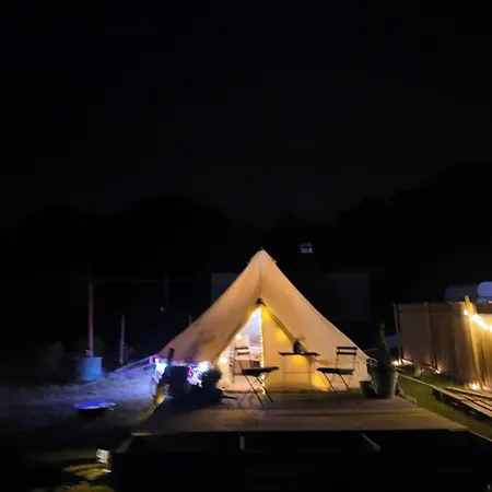 Bushcraft Glamping Mon With Stunning Sunrise View Lüks kamp alanı Askeby