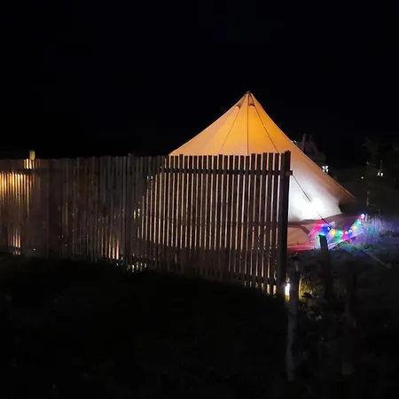 Lüks kamp alanı Bushcraft Glamping Mon With Stunning Sunrise View *