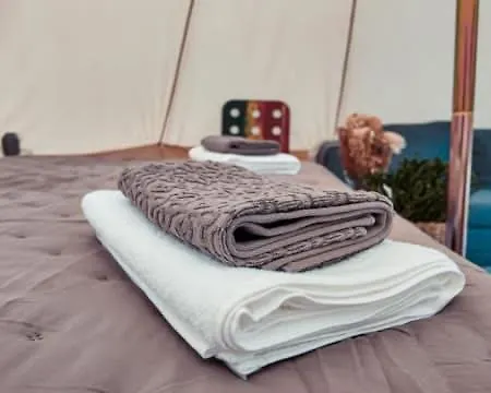 Bushcraft Glamping Mon With Stunning Sunrise View Campismo de Luxo
